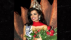 Miss Universe 1995 Chelsi Smith Dies at 45 After Battle with Cancer