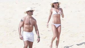 Kelly Ripa and Mark Consuelos Show Off Hard Bods in Mexico