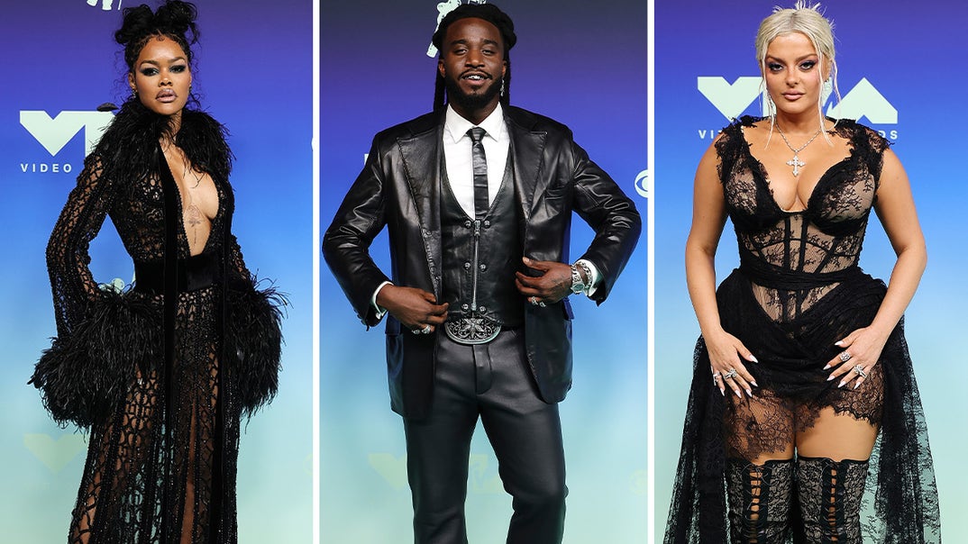 0927-MTV-VMAs-Arrivals-PRIMARY-4