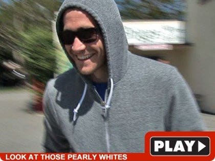 Jake Gyllenhaal: Click to watch