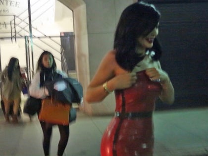 020216_kylie_jenner_splash_primary