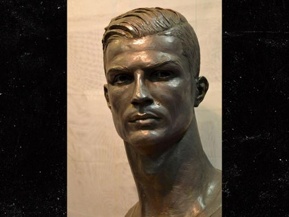 1127-cristiano-ronaldo-bust-jose-gomez-palas