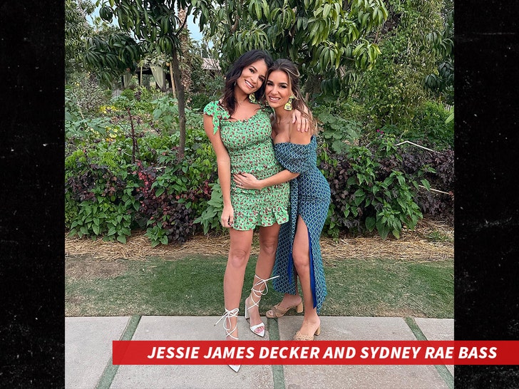 Jessie James Decker and her sister Sydney Rae Bass instagram