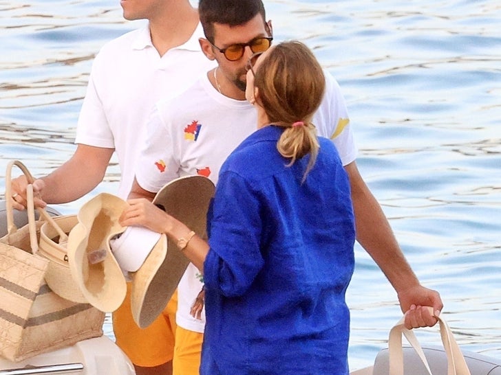 0728-NOVAK-DJOKOVICH-FAMILY-FAMILY-BEACH-BEACH-BEACH-Plus