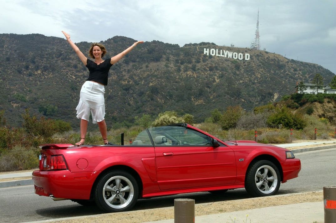 Claire Sweeney -- known for playing Lindsey Corhill on the soap opera 