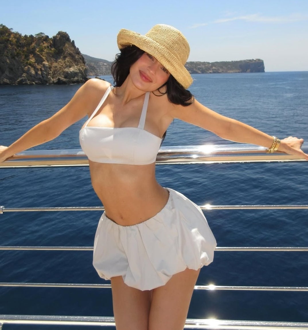 Kylie Jenner Hot Shots 7