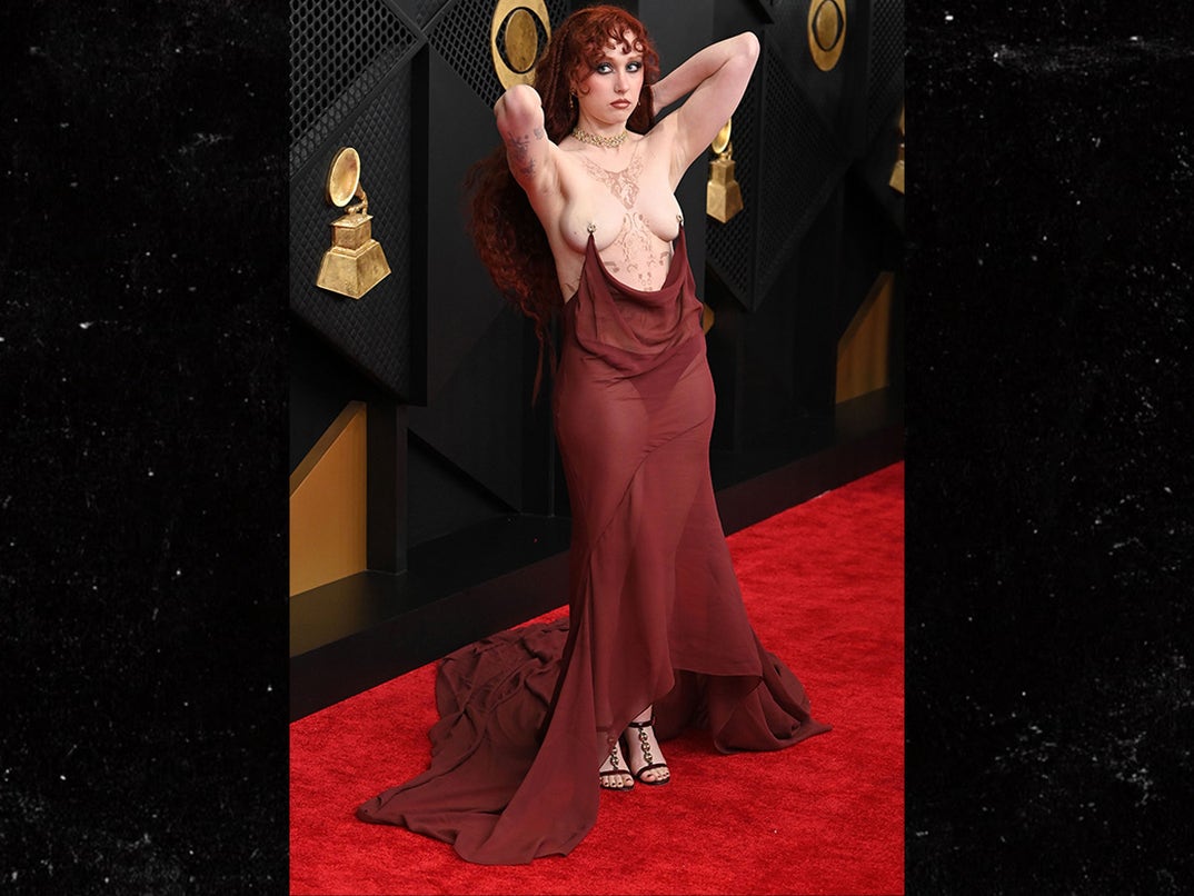 Chappell-Roan-Goes-Topless-on-Grammy-Red-Carpet-BLUR-5