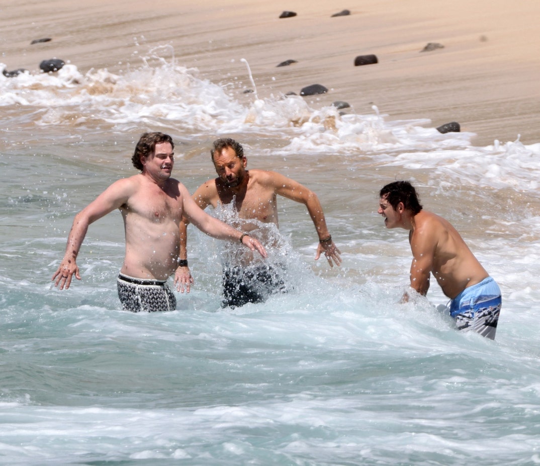 Leo DiCaprio Kate Hudson Tobey Maguire Beach 3