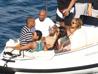 0910_jay_beyonce_on_boat_splash