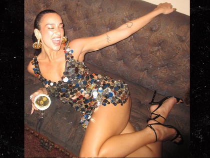 1009-Dua-Lipa-Stilletos-Martinis-PRIMARY