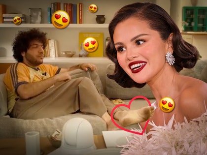 selena gomez and benny blanco heart eyes getty 1