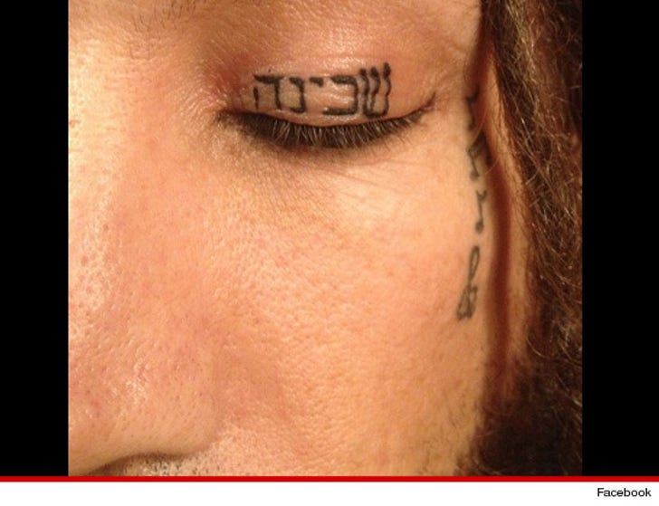 10 of the Creepiest Eyelid Tattoos Youll Wish You Didnt Just See