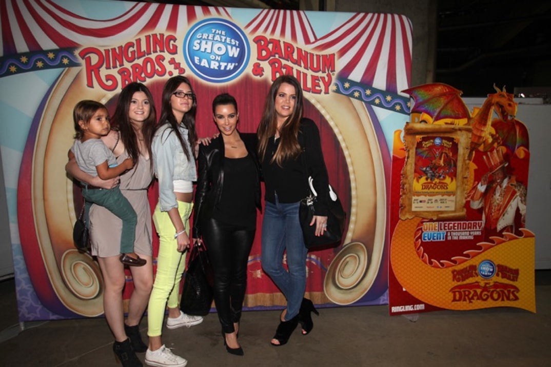 0324_kardashian_jenner_family_01