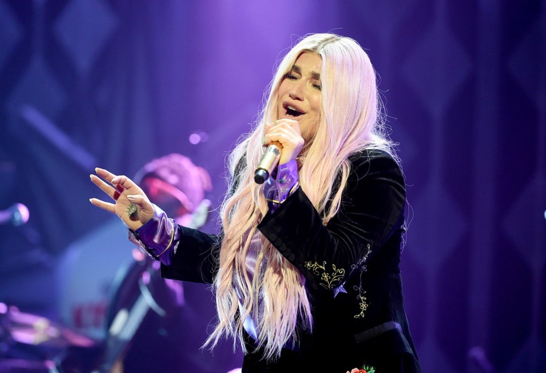 Kesha Performance Pics 8
