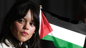 JENNA ORTEGA palestine flag