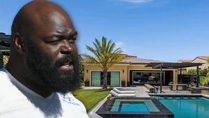 AShawn Robinson With His California House And Pool