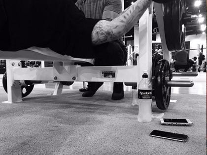 0128-rob-kardashian-working-out-INSTAGRAM-01