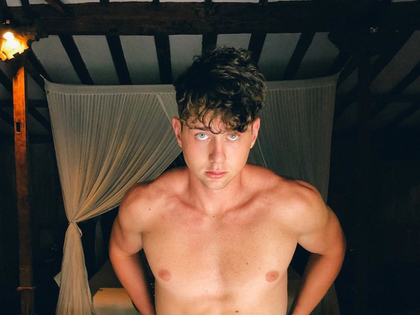 harry-jowsey-hot-shirtless-photos6