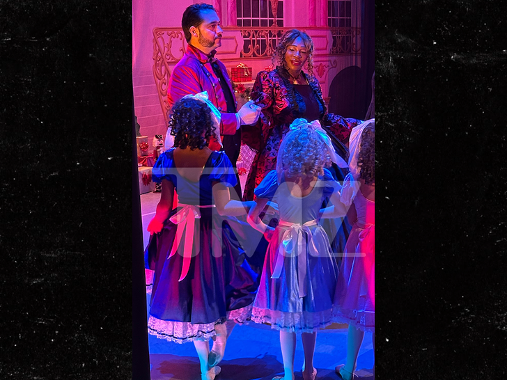 Serena Williams & Spouse Appear in Daughter’s ‘Nutcracker’ Ballet - USA ...