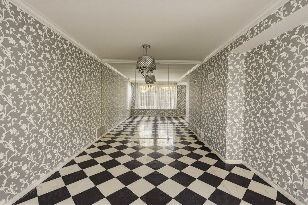 Richard Simmons Hollywood Hills New Photos 26