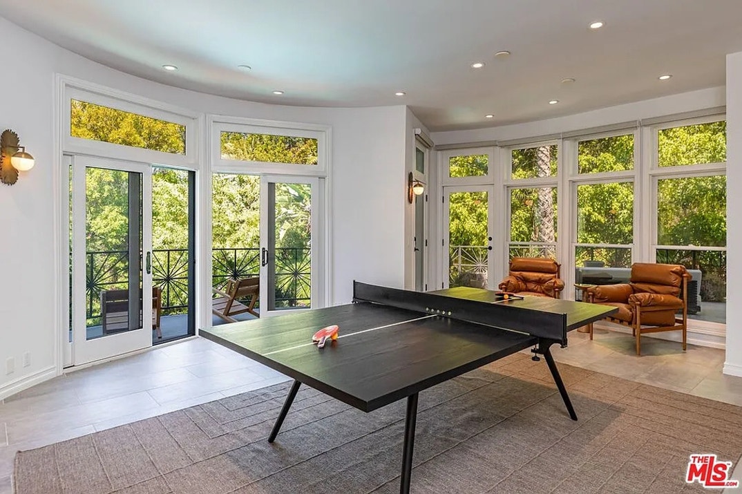 Selena Gomez Encino Home 22