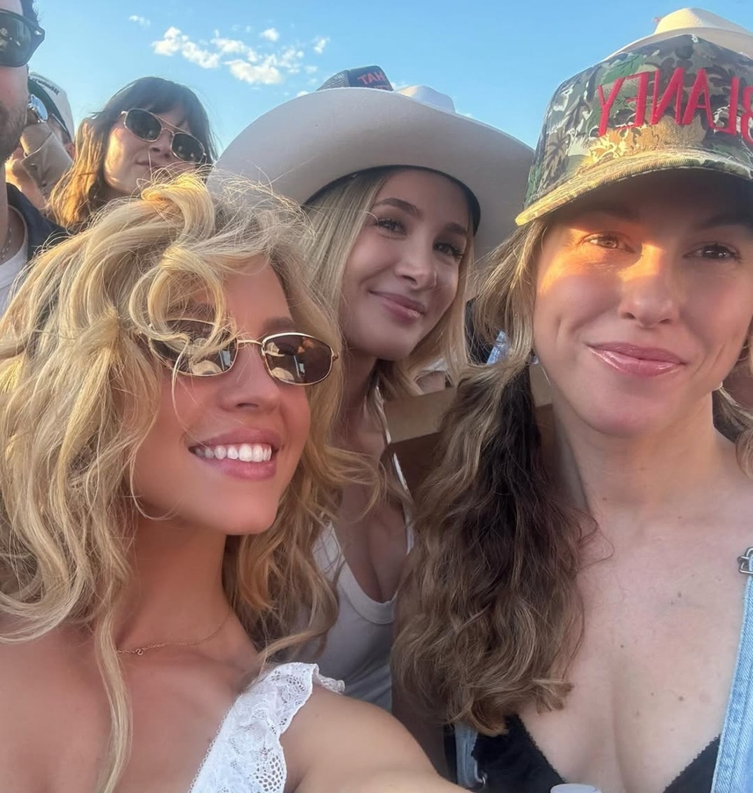 Sydney Sweeney Scooter Braun Stagecoach 1