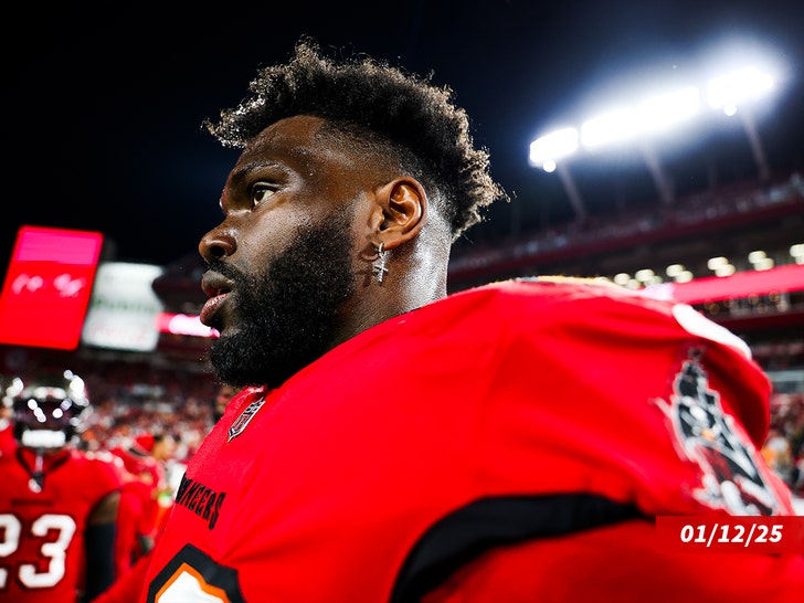 shaq barrett getty 1
