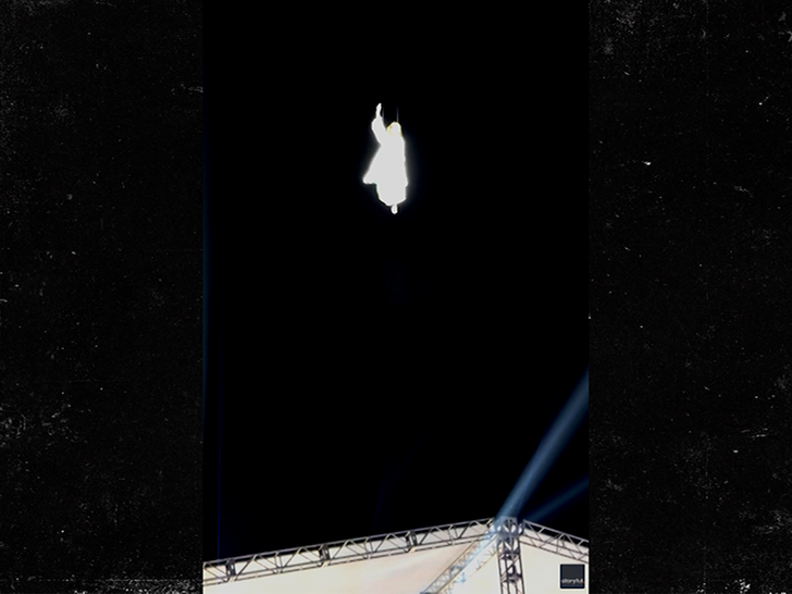 040826_jesus_risen_sky_primary