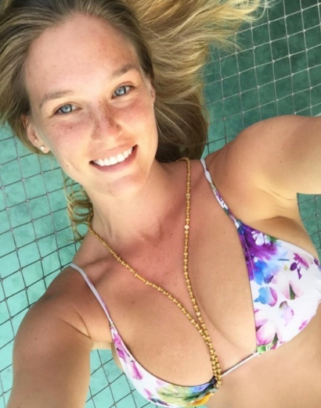 1225_Bar_Refaeli_sexy00