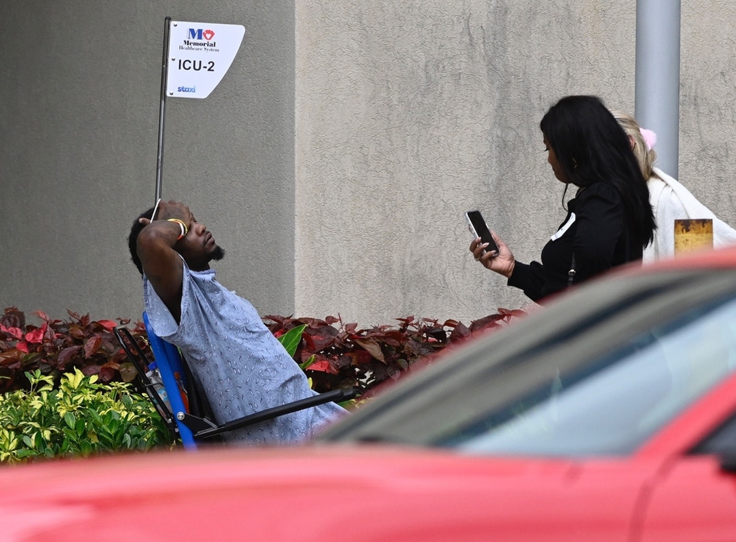 Offset Smoking Hospital 5