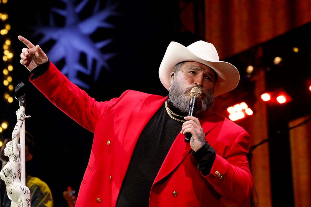 Teddy Swims Performance Pics 8