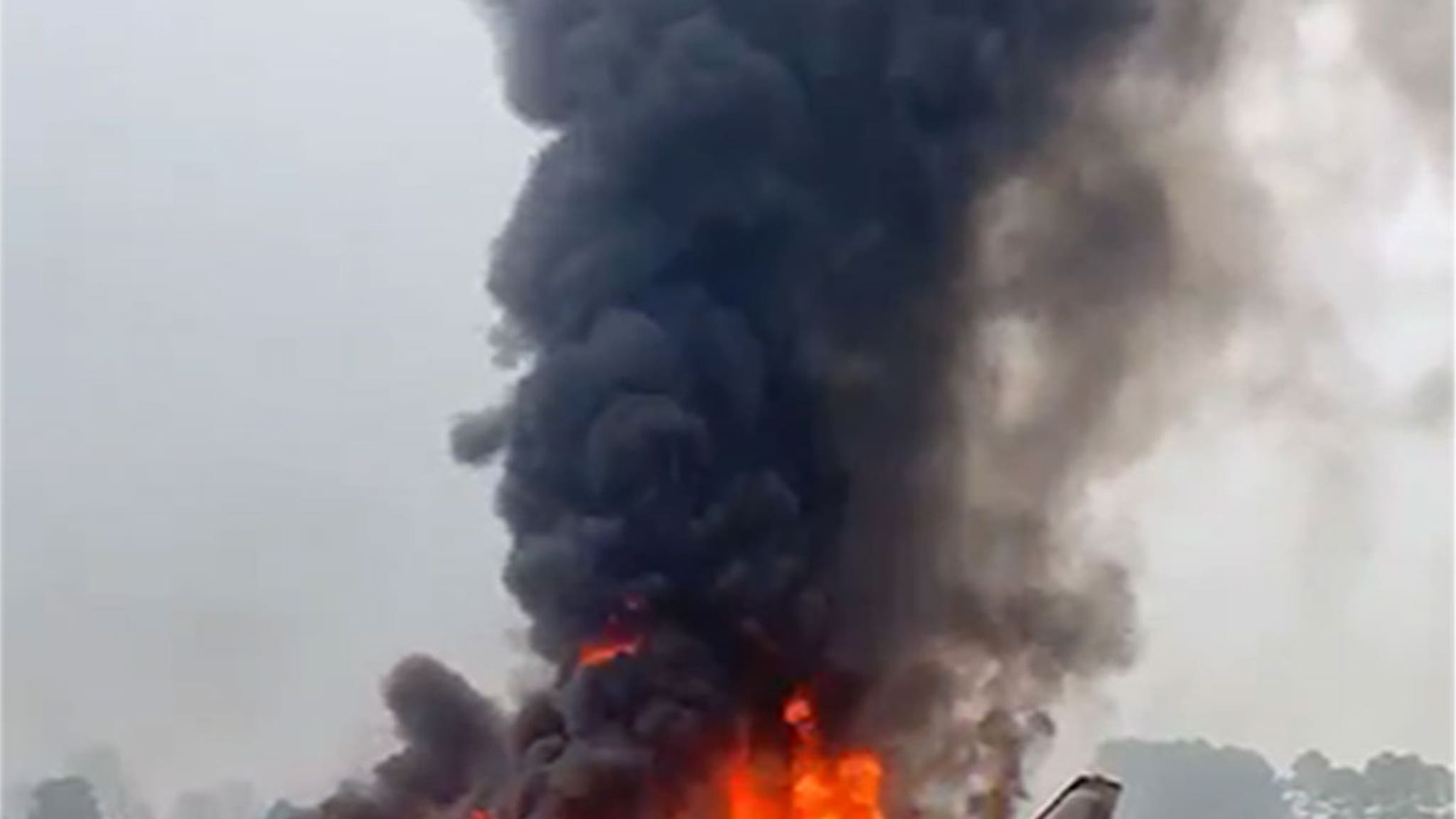 Bij een vliegtuigongeluk in North Carolina komen meerdere mensen aan boord om het leven