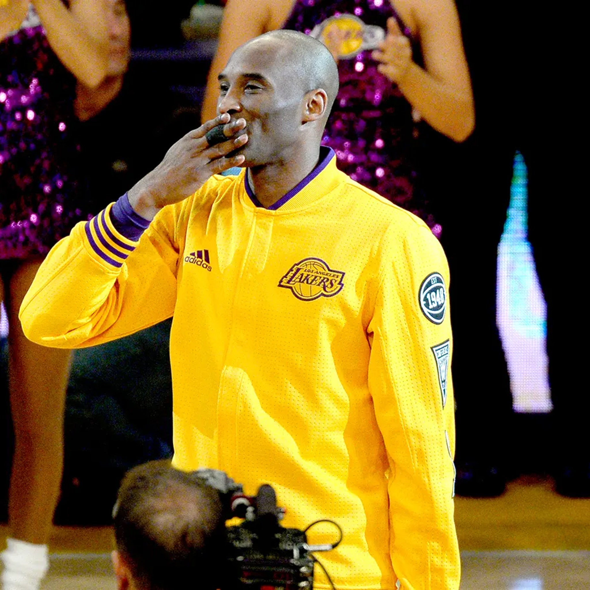 Kobe Bryant's Warm-Up Jacket From Iconic 60-Pt Farewell Game Up