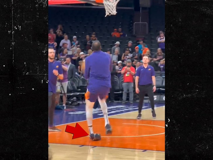 Kevin Durant Badly Rolls Ankle In Pregame Warmups, Leaves Arena In Walking Boot