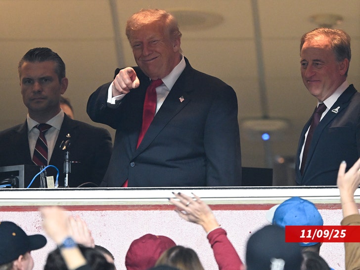 donald-trump-pete-hegseth-commanders-getty-1