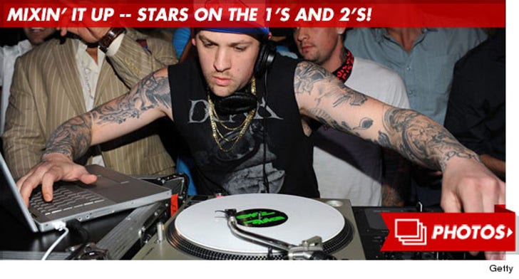 Mixin' It Up -- Stars on the 1's and 2's!