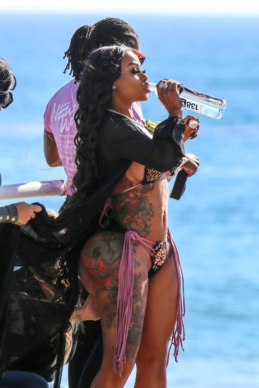 Blac Chyna Bikini Modeling in Malibu, image size:1074x1610