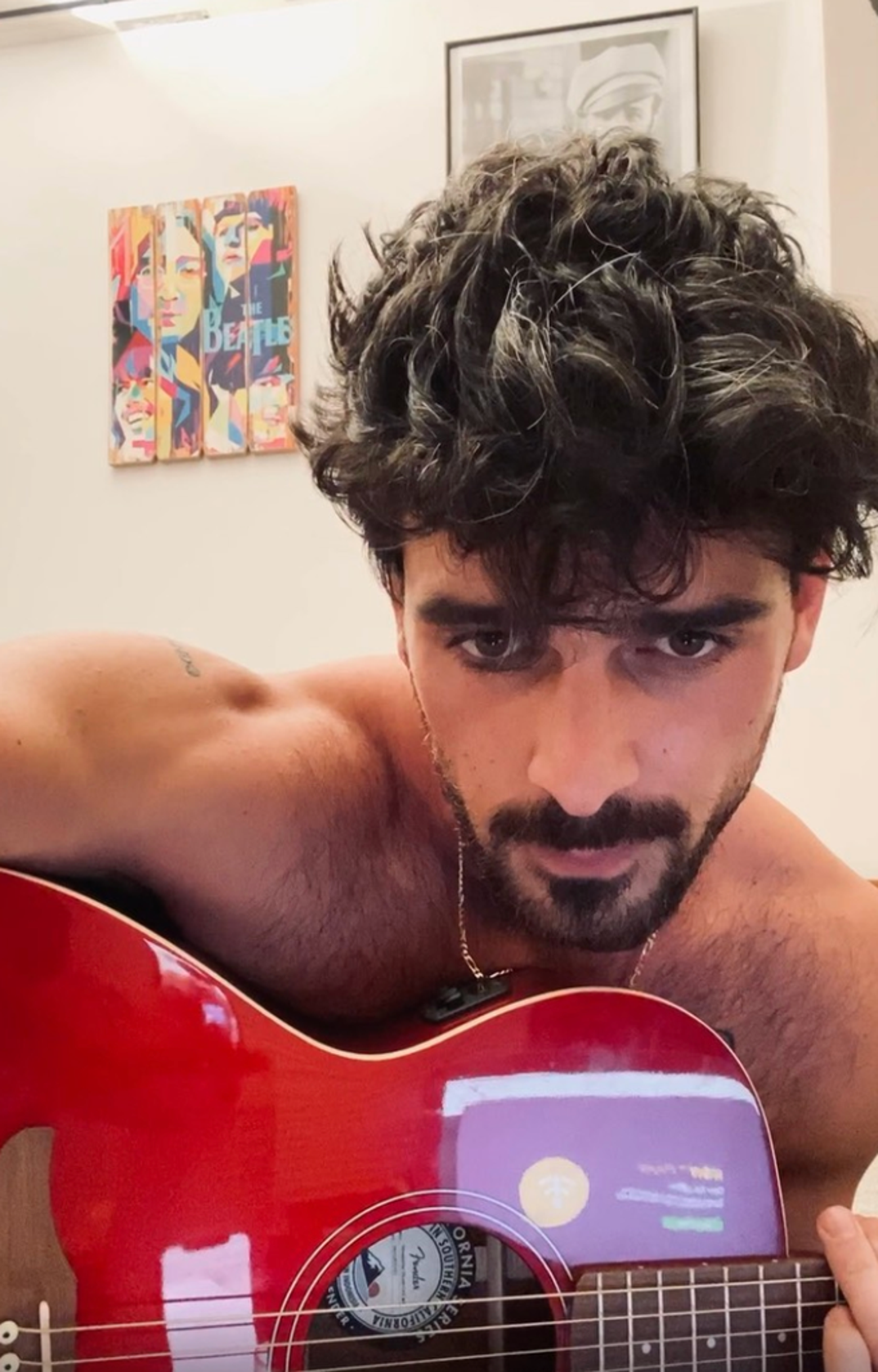 Michele-Morrone-shirtless-photos15