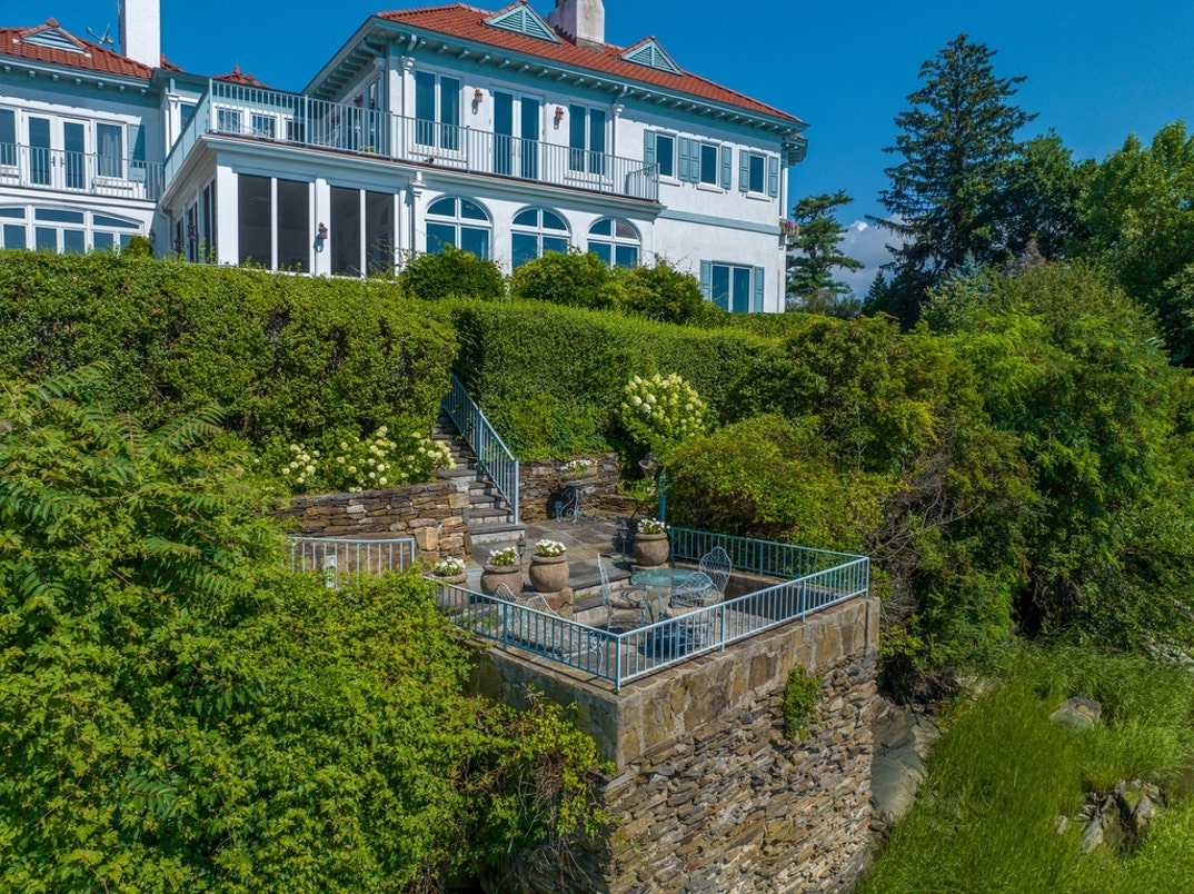 Kathie Lee Gifford Lists Connecticut Home 20