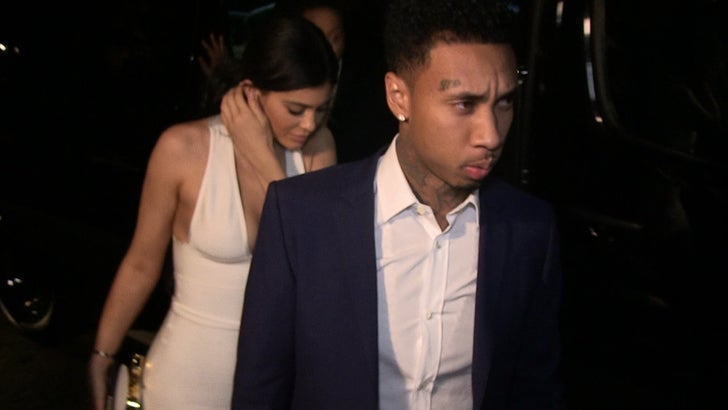 112315_kylie_tyga_primary