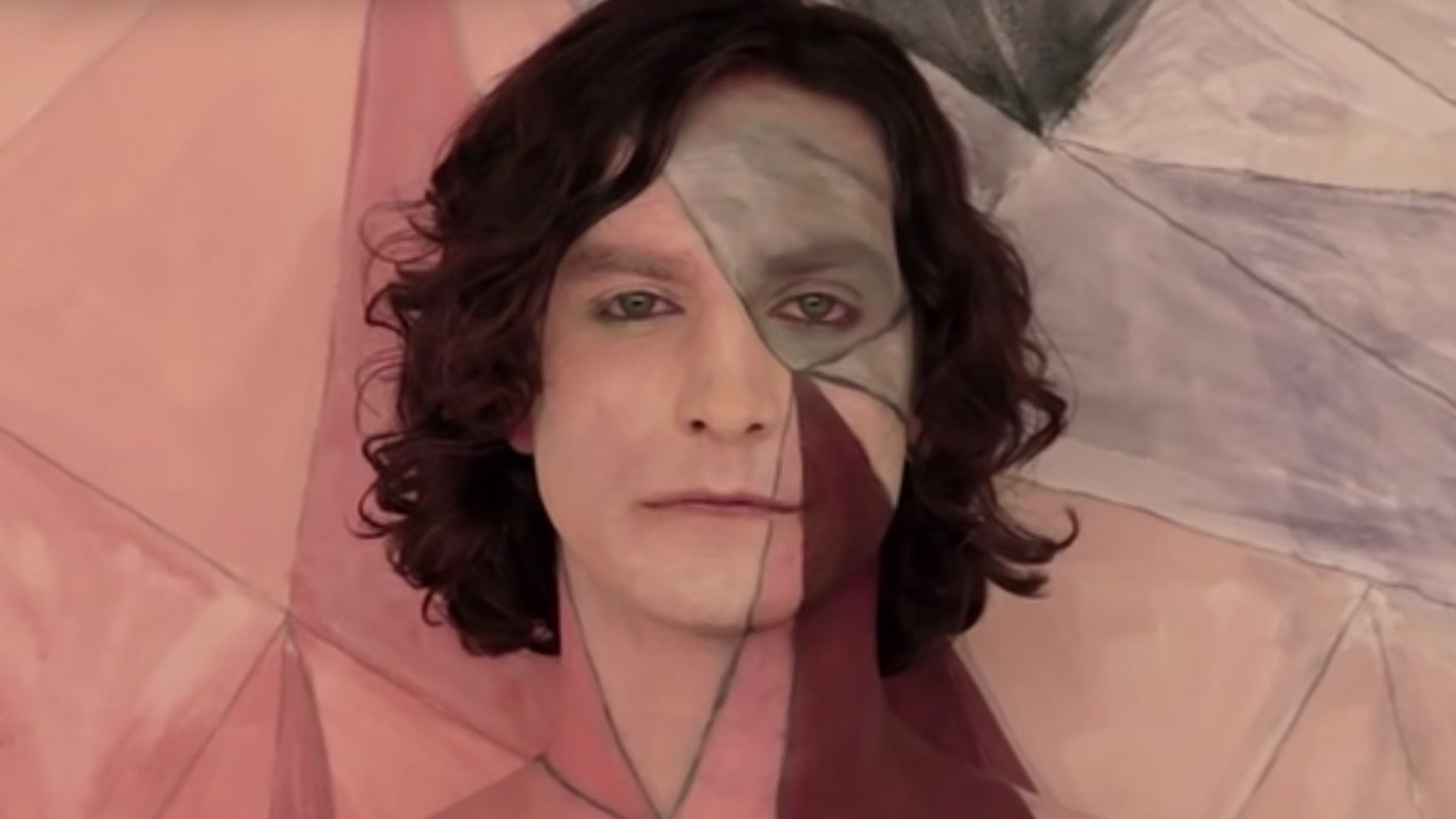 Somebody That I Used To Know Singer Gotye 'Memba Him?!