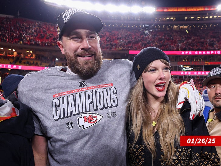 Taylor Swift Travis Kelce Chiefs Sub Getty Swipe