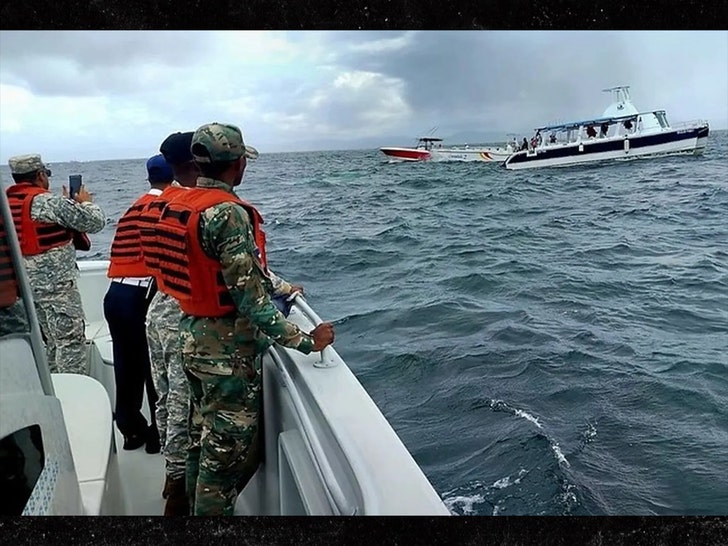 catamaran sinks Armada de República Dominicana 2