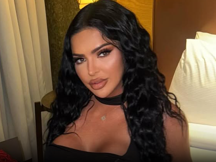 klaudia glam main insta