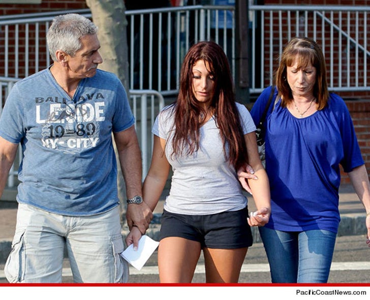 Deena's Parents -- Get Your Ass Outta Jail :: 0611-deena-cortes-jersey-shore-arrested-article-3