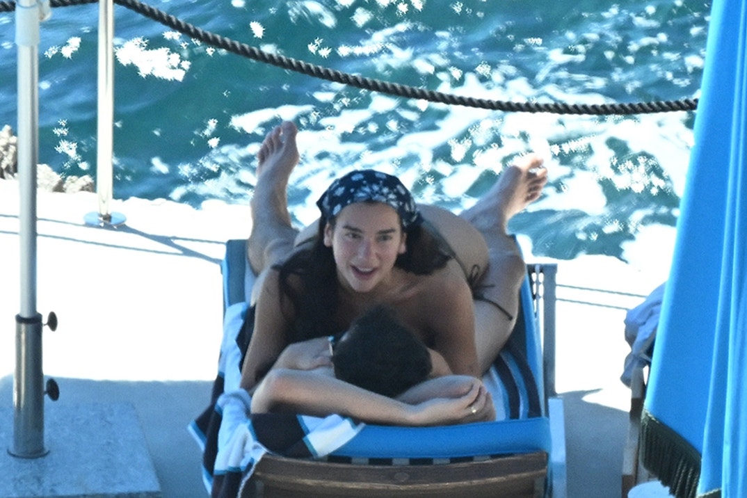 Dua Lipa Callum Turner PDA Honeymoon 7
