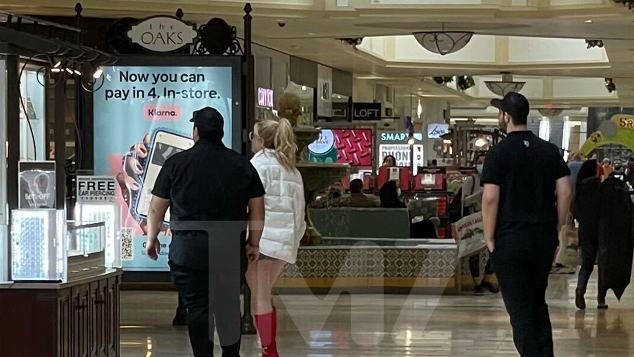 Britney Spears Hits Up Shopping Mall – TMZ