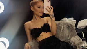 0625-Ariana-Grande-Sexy-Photos-hero