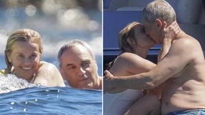 0714-Reese-Witherspoon-Yacht-Boyfriend-PRIMARY