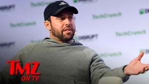 111425_tv_scooter_braun_kal